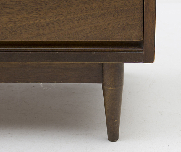 Mid Century Modern Chest of Drawers