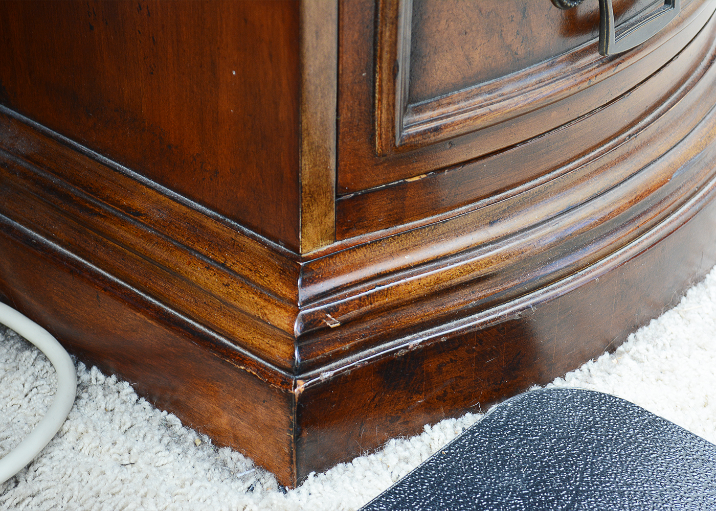 Hooker Kidney-Shaped Executive Desk and Baird Presidential Chair
