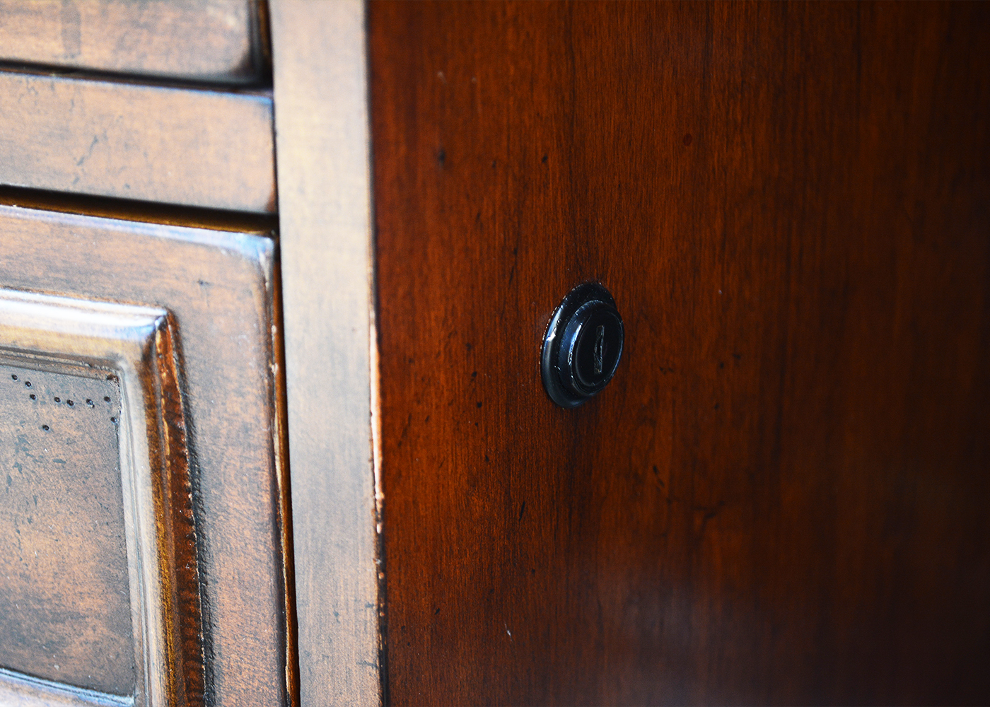 Hooker Kidney-Shaped Executive Desk and Baird Presidential Chair