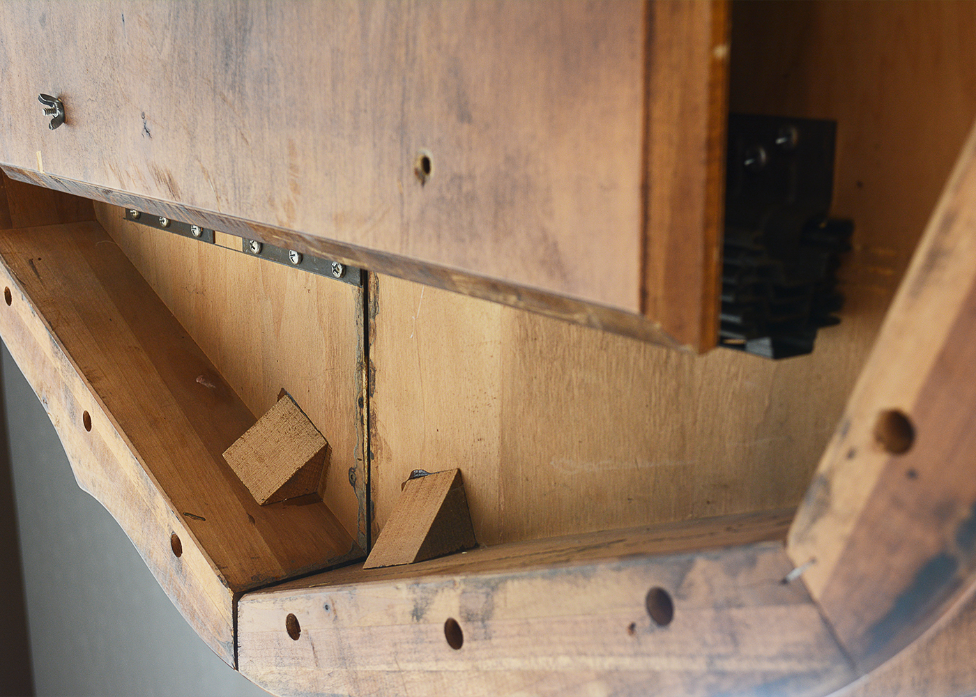 "White Furniture Company" Wood Pedestal Table