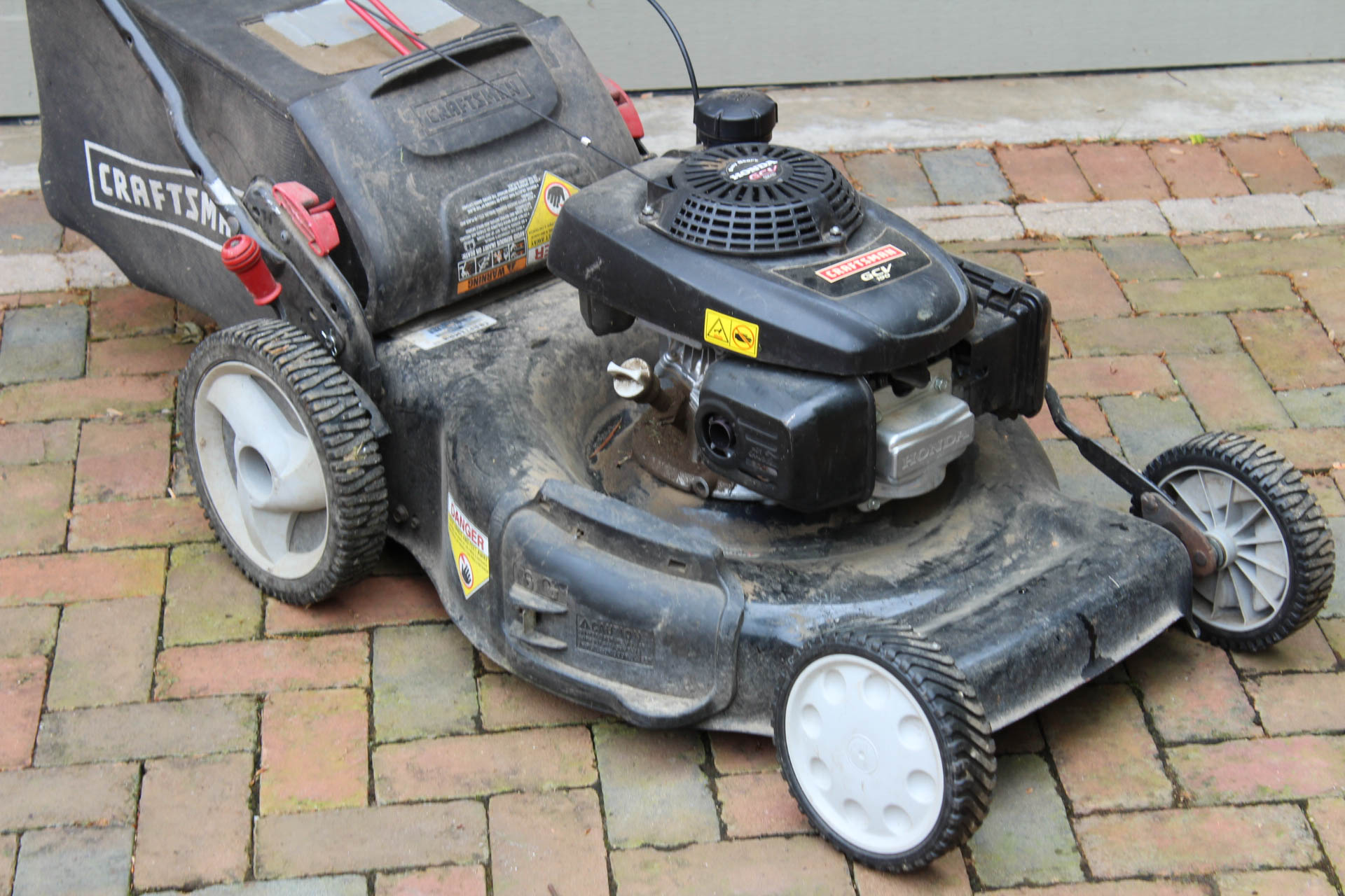 Craftsman GCV 190 Self-Propelled Lawn Mower