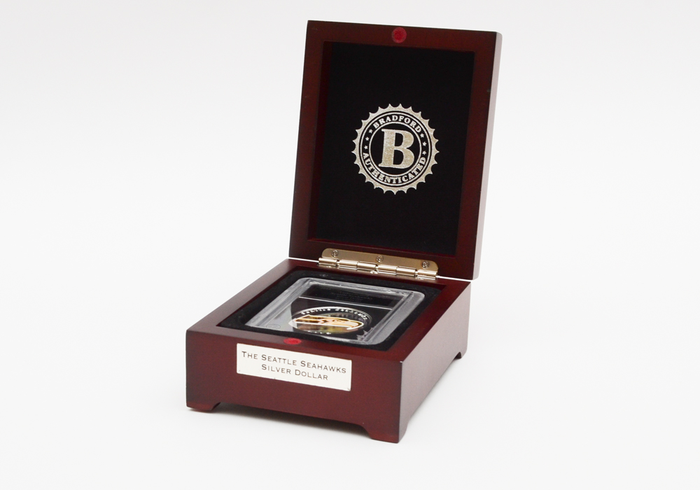 Bradford Exchange Limited Edition Seattle Seahawks 2013 Silver Fiji One Dollar Coin