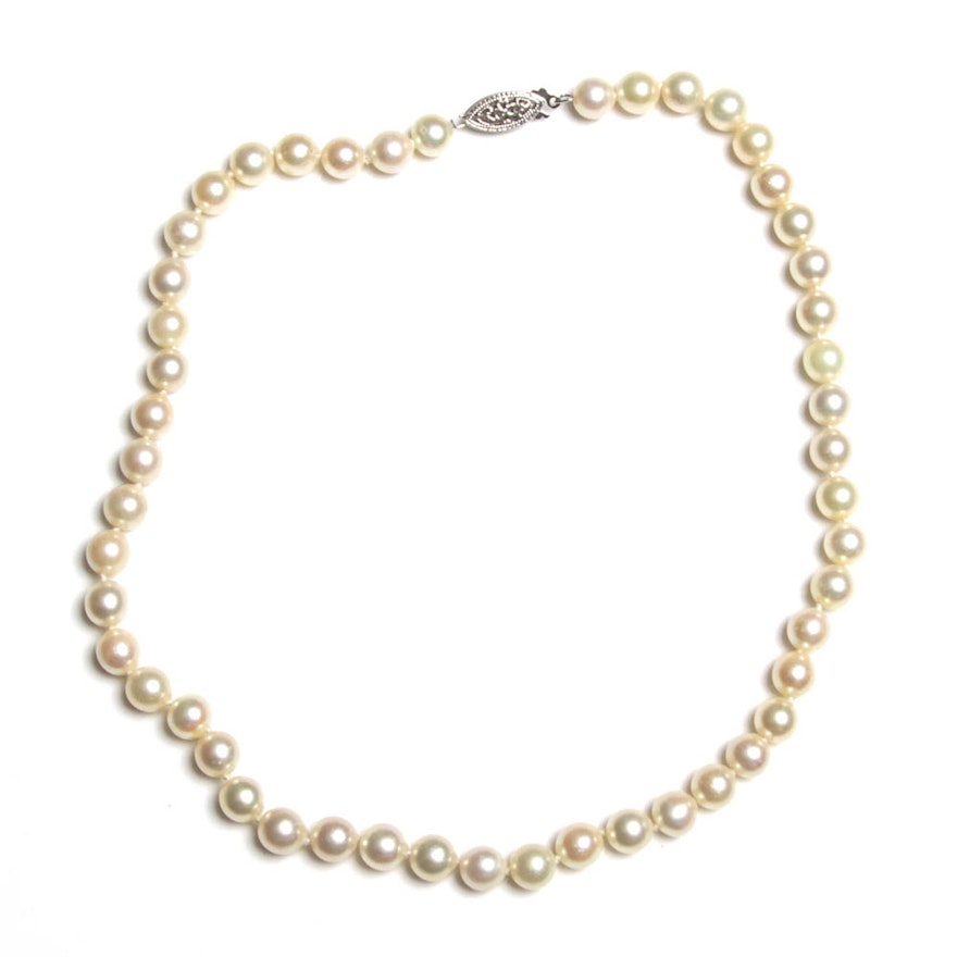 Cultured Pearl Necklace with White Gold Clasp