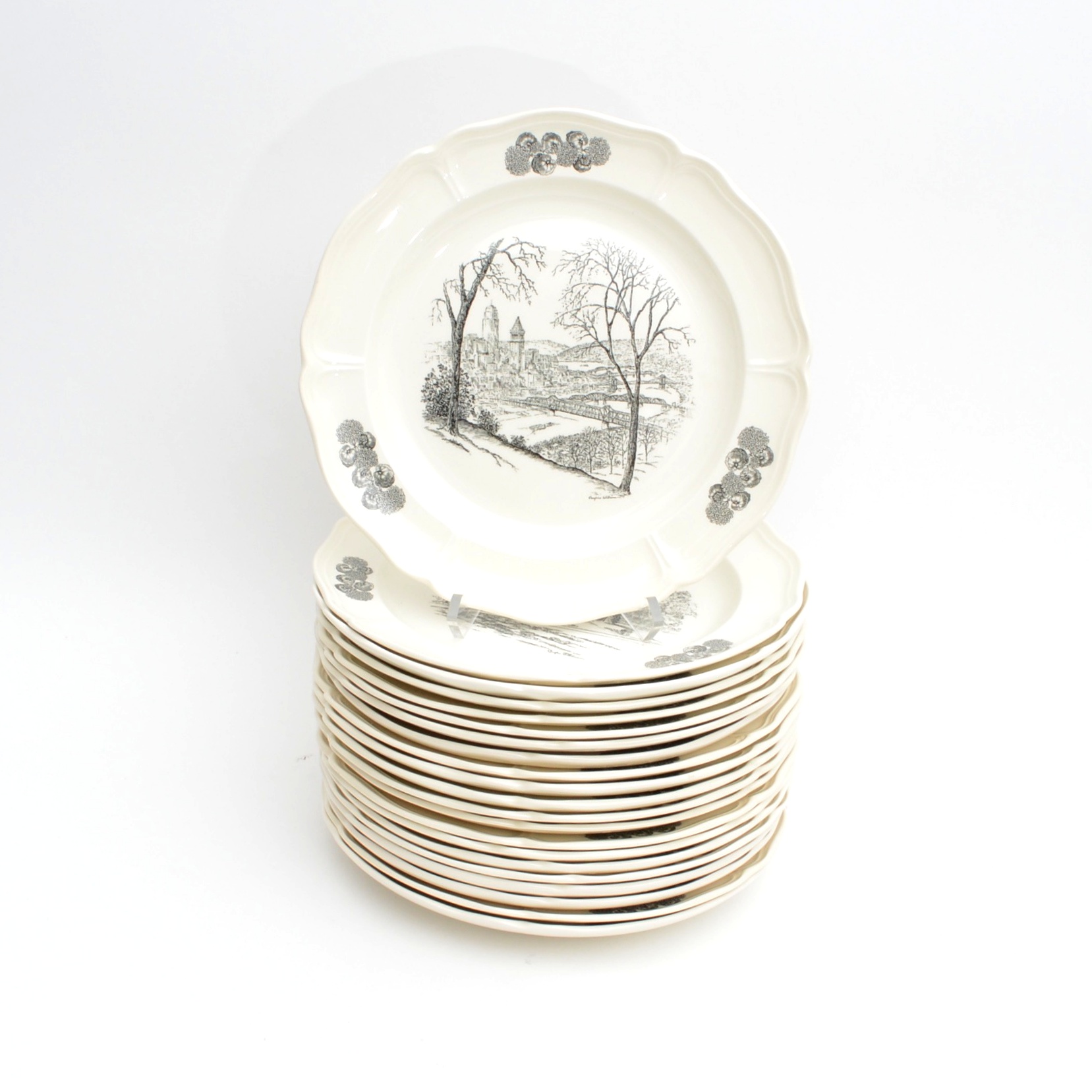 Extensive Set of Twenty-Two Caroline Williams Cincinnati Plates