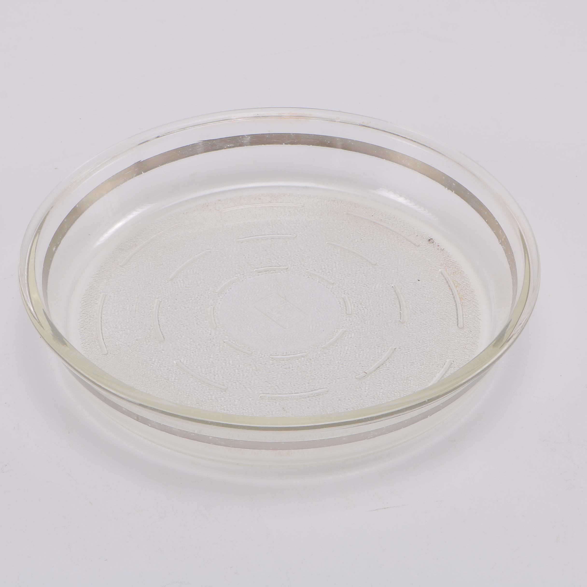 Vintage Glass and Pyrex Pie Dishes