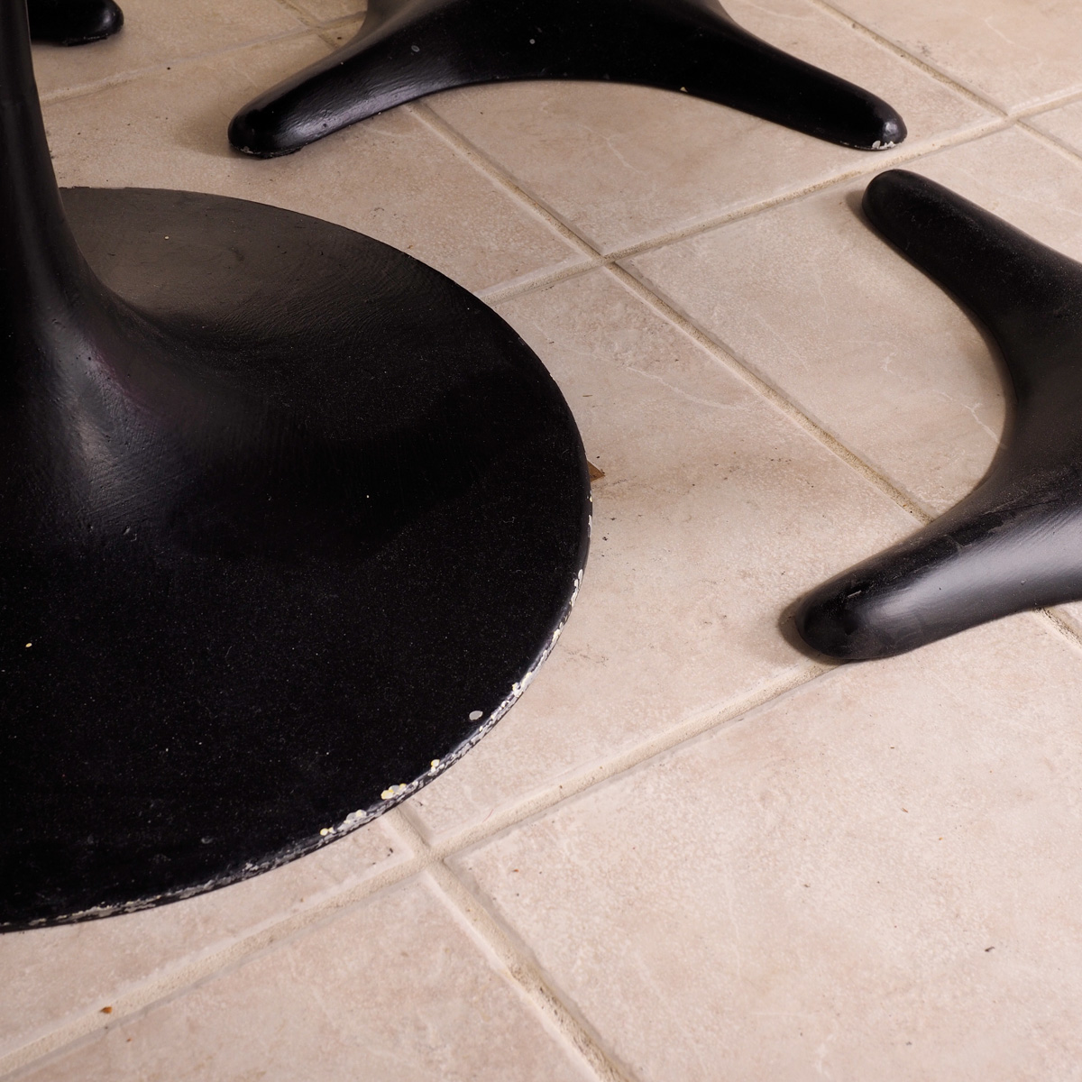 Mid Century Modern Style Tulip Table and Six Chairs