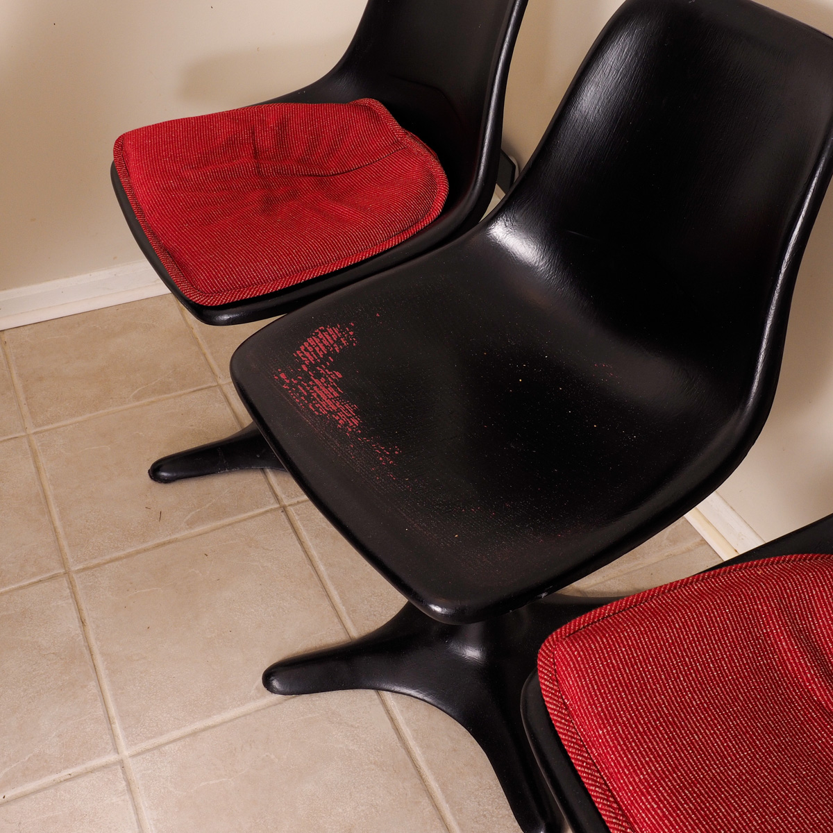 Mid Century Modern Style Tulip Table and Six Chairs