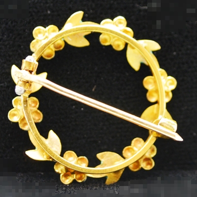 Victorian 14K Yellow Gold Enamel Floral Wreath Brooch