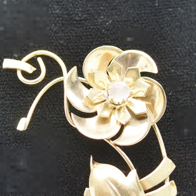 10K Yellow Gold Moonstone Floral Brooch