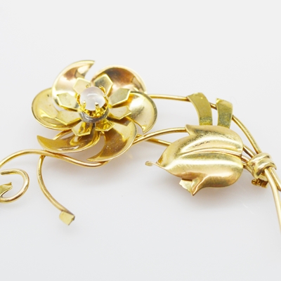 10K Yellow Gold Moonstone Floral Brooch