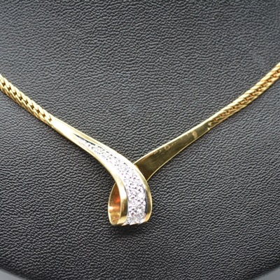 18K Yellow Gold Diamond Necklace