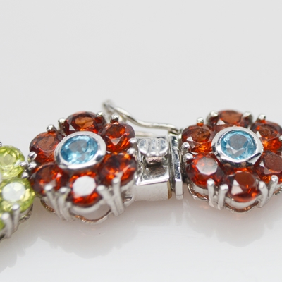 14K White Gold Gemstone Floral Necklace