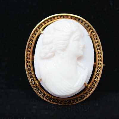 Victorian 10K Yellow Gold Shell Cameo Brooch/Pendant