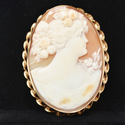 Vintage 14K Yellow Gold Shell Cameo Brooch