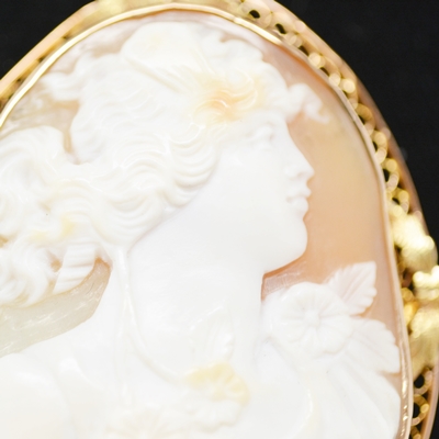 Antique 10K Yellow Gold Shell Cameo Brooch Pendant