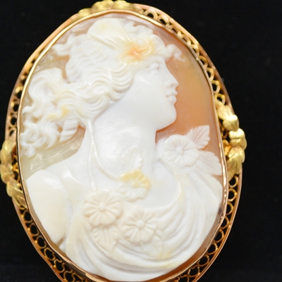 Antique 10K Yellow Gold Shell Cameo Brooch Pendant