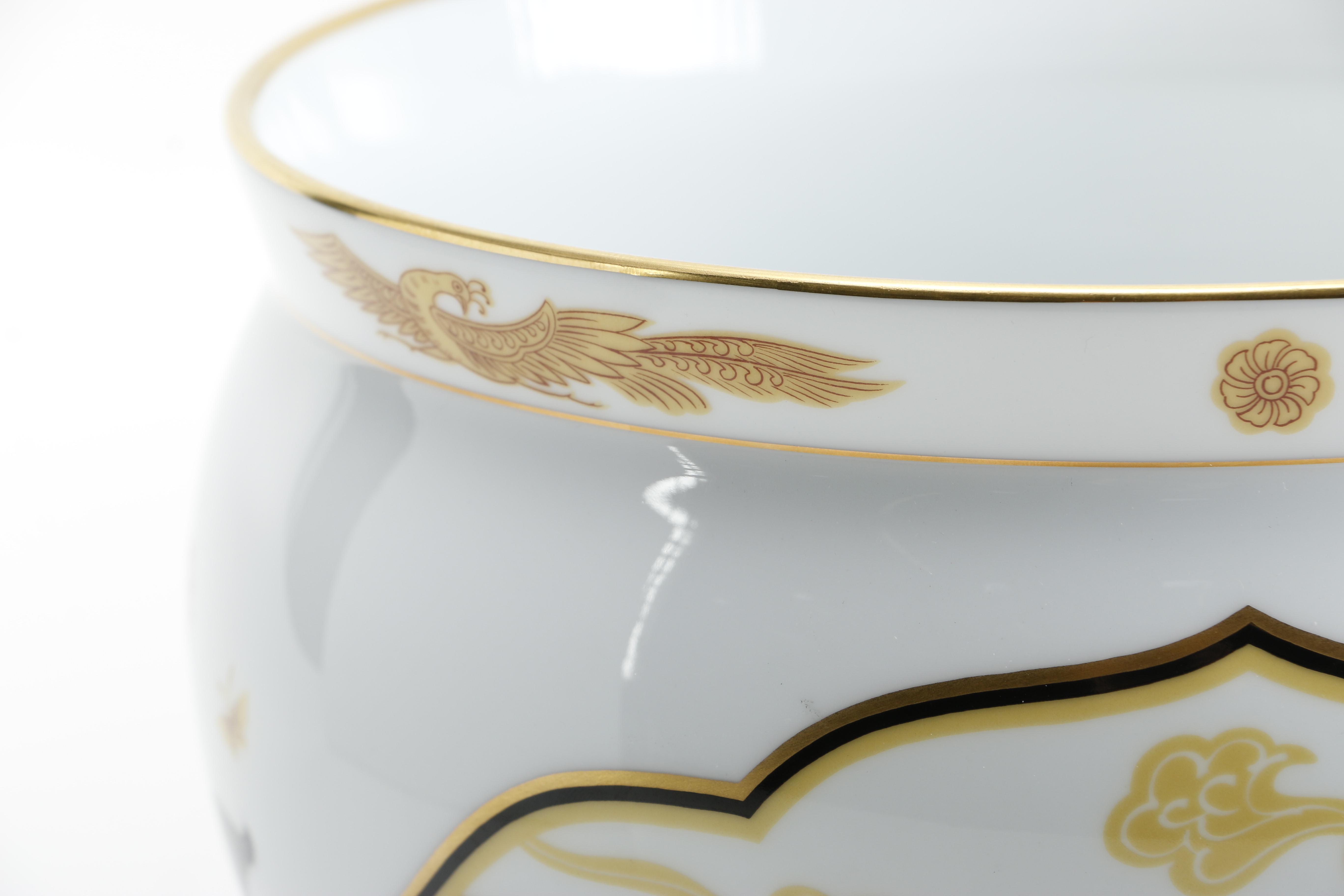 Vintage Okura Japanese Porcelain Decorative Bowls