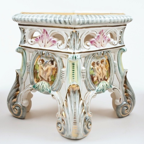 Italian Capodimonte Pedestal