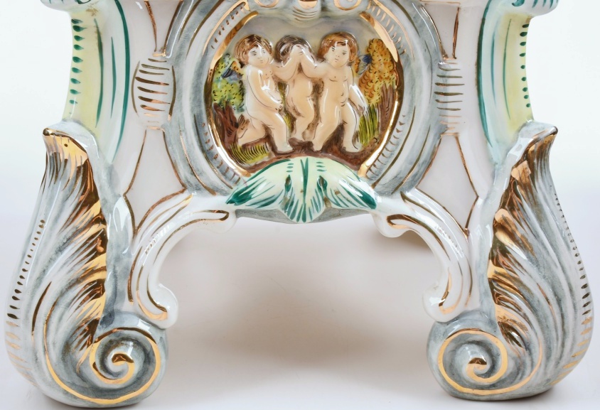 Italian Capodimonte Pedestal