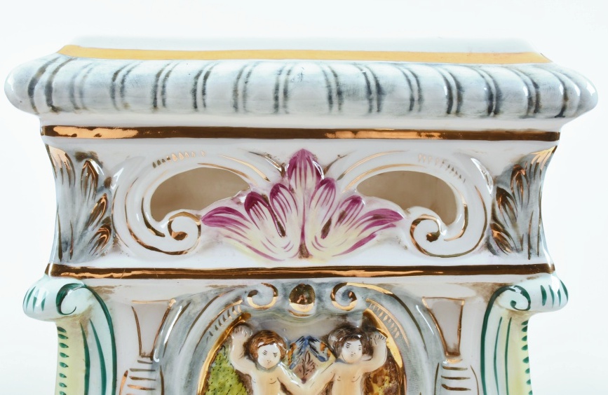 Italian Capodimonte Pedestal
