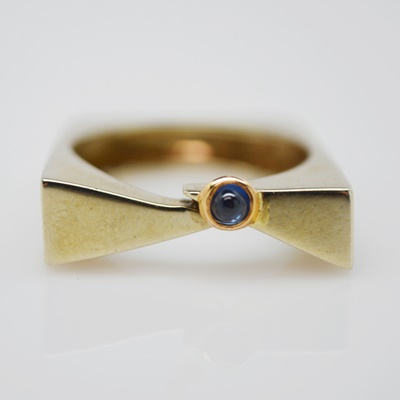 14K White Gold Sapphire Ring