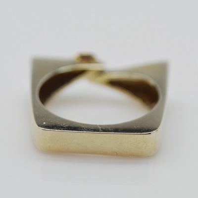 14K White Gold Sapphire Ring