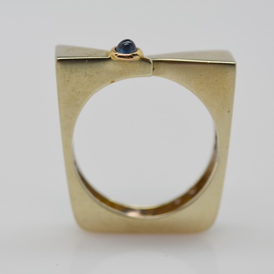 14K White Gold Sapphire Ring