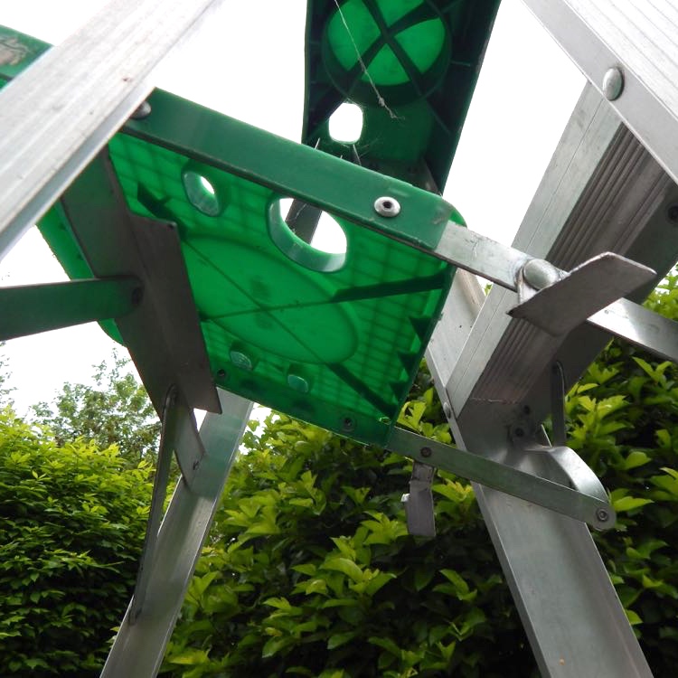 8' Gorilla Metal Ladder And Cosco Platform Ladder