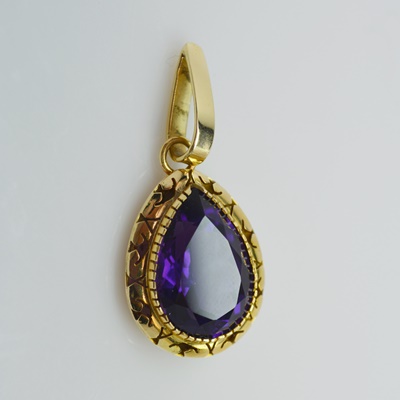 10K Yellow Gold 11.83 CTS Amethyst Pendant