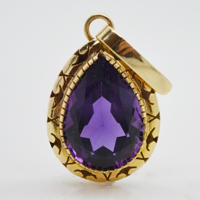10K Yellow Gold 11.83 CTS Amethyst Pendant