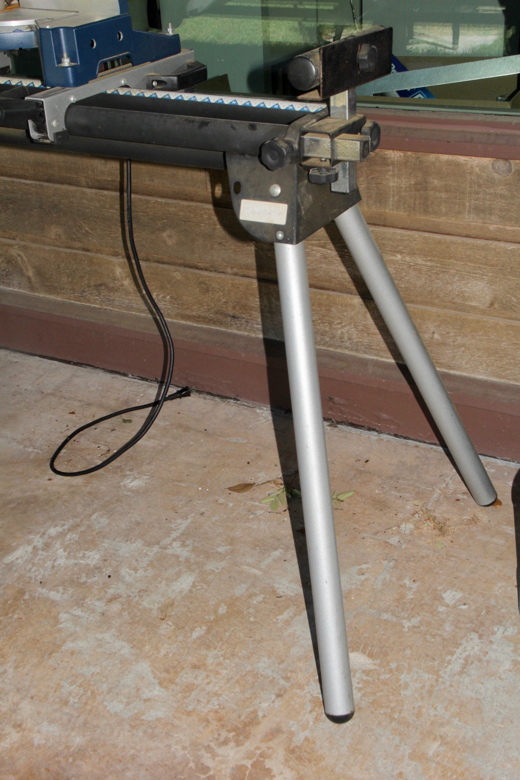 RYOBI 10" Compound Miter Saw