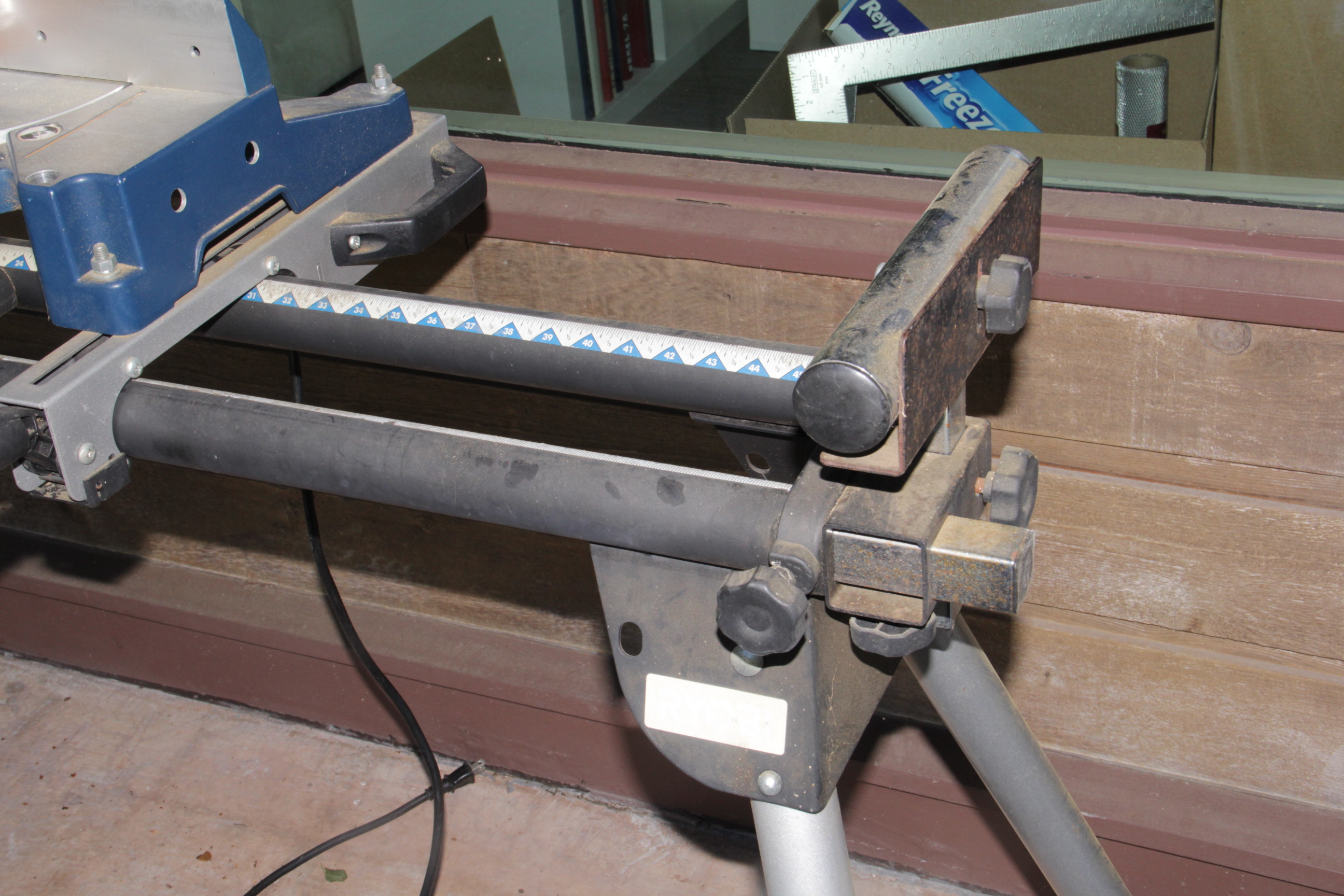 RYOBI 10" Compound Miter Saw