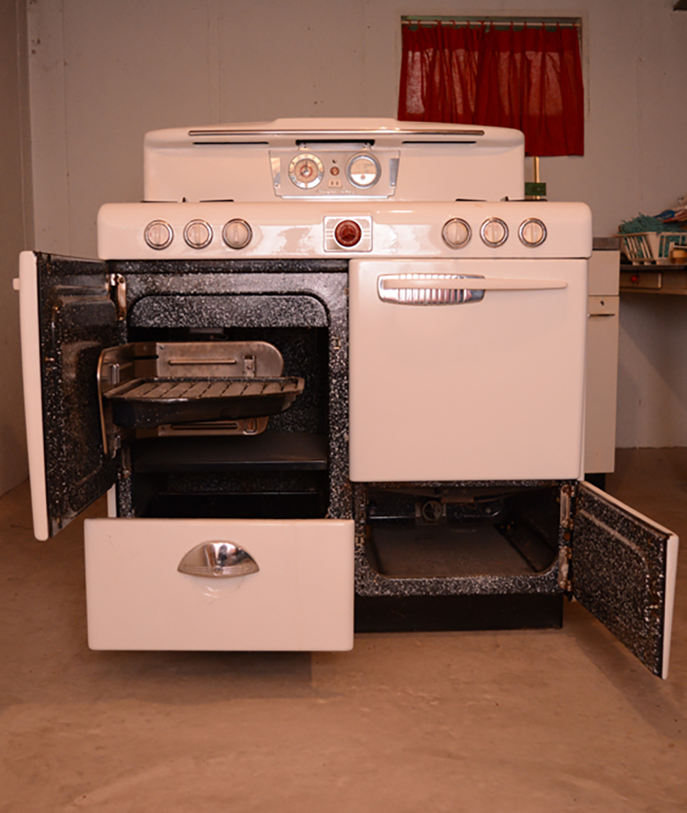 Vintage Circa 1940 Magic Chef Stove