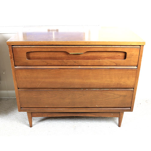 Mid Century Modern Chest of Drawers by Bassett Furniture