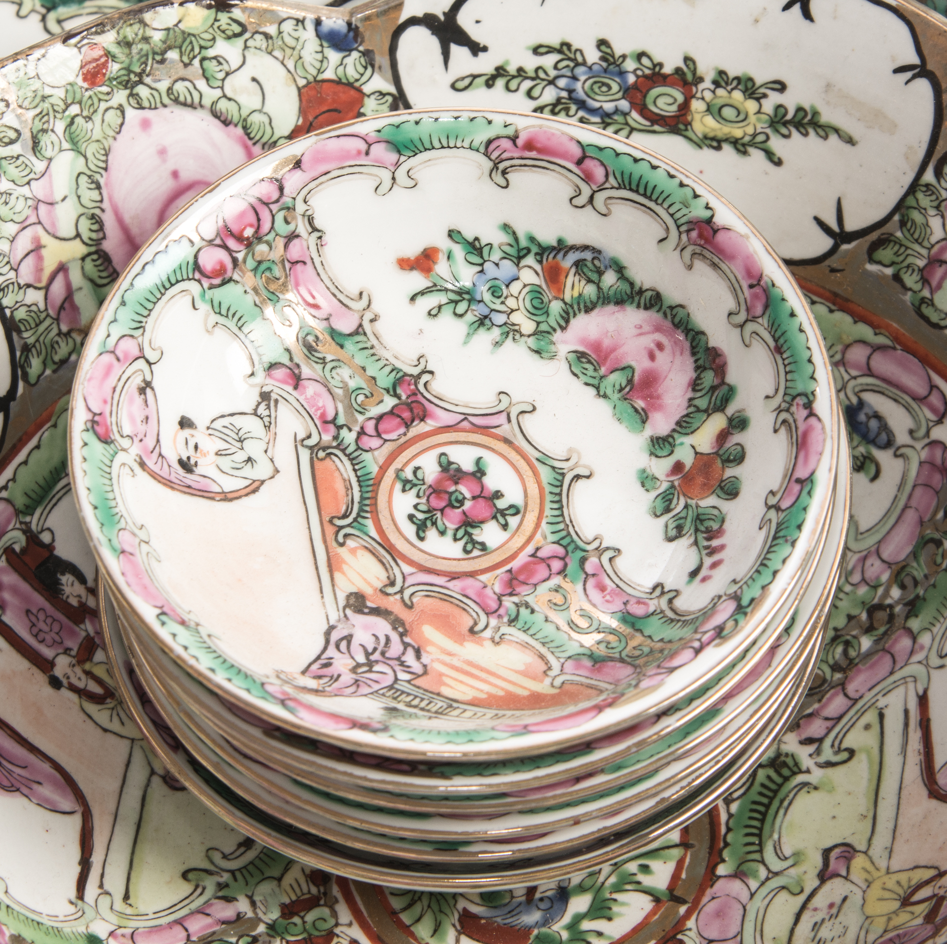 Chinese Rose Medallion Tableware