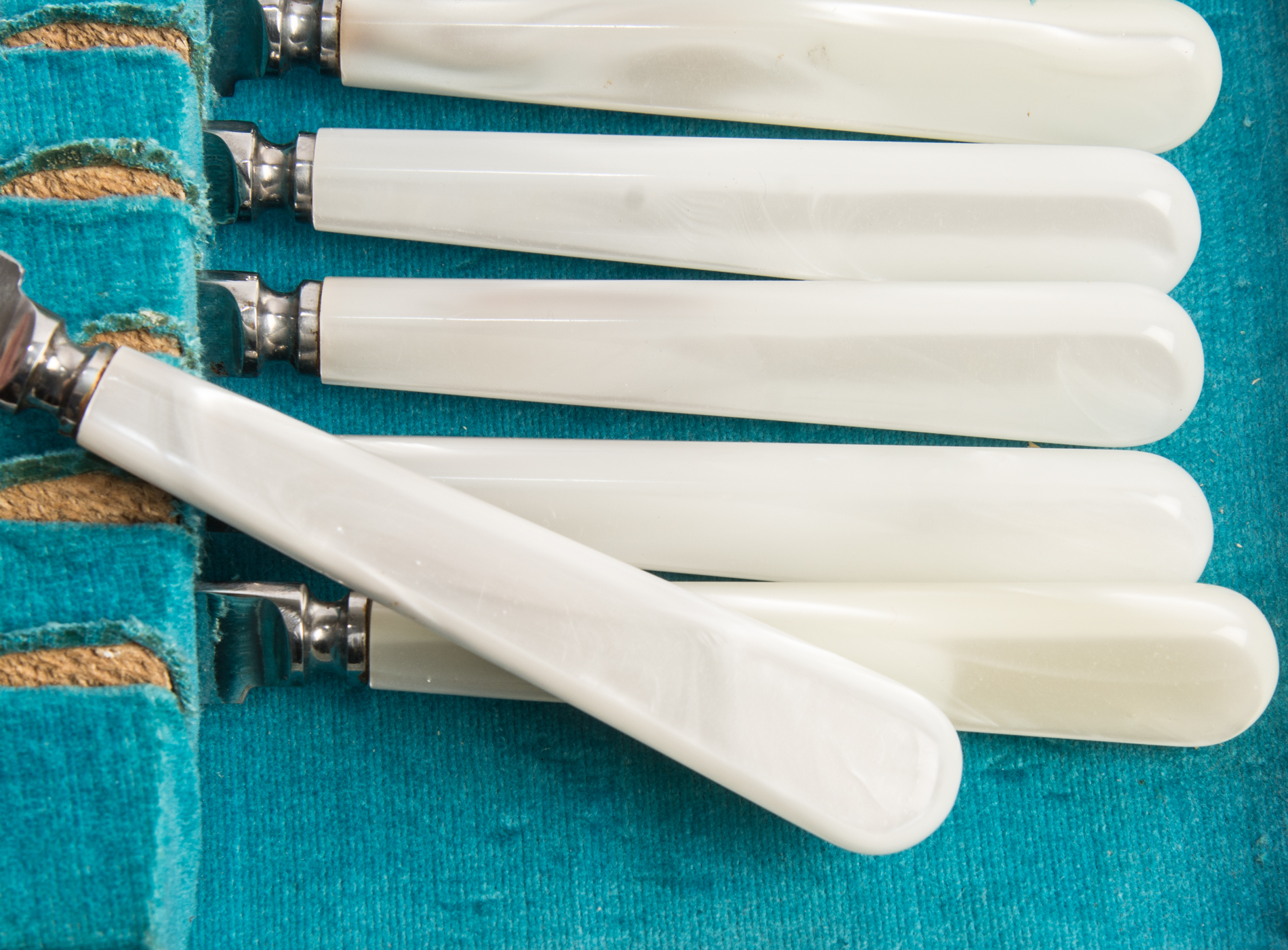 Sheffield Mother of Pearl Knife Set