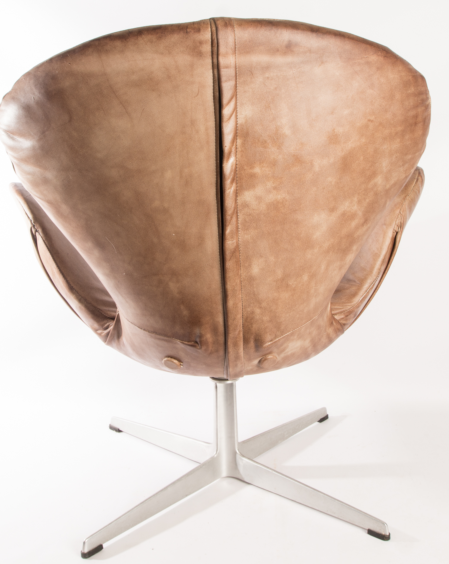 Swan Chair Designed by Arne Jacobsen Fritz Hansen