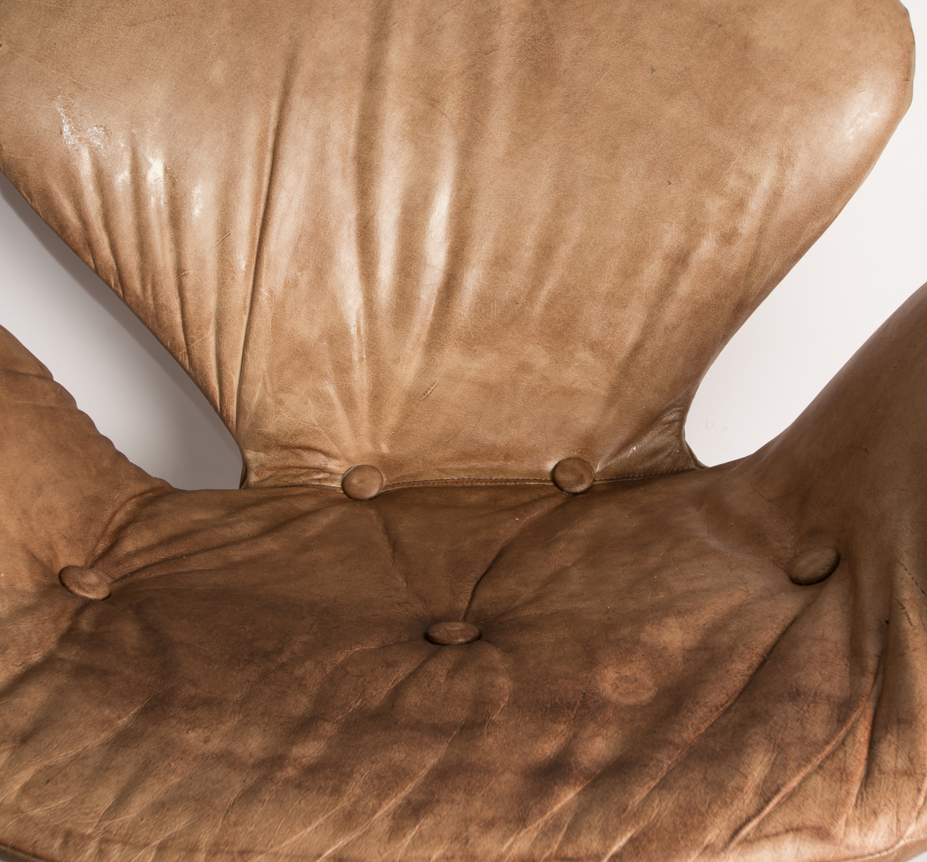 Swan Chair Designed by Arne Jacobsen Fritz Hansen