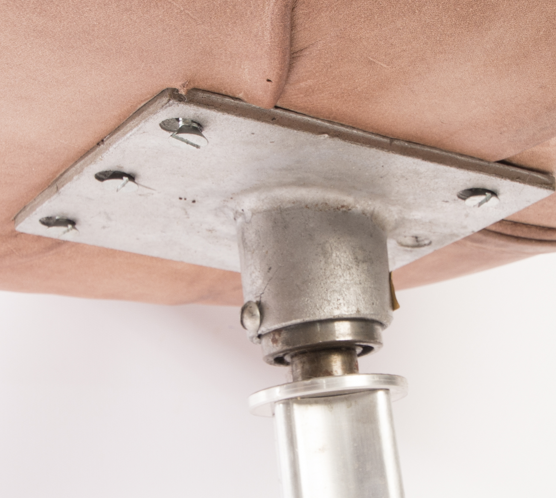 Swan Chair Designed by Arne Jacobsen Fritz Hansen