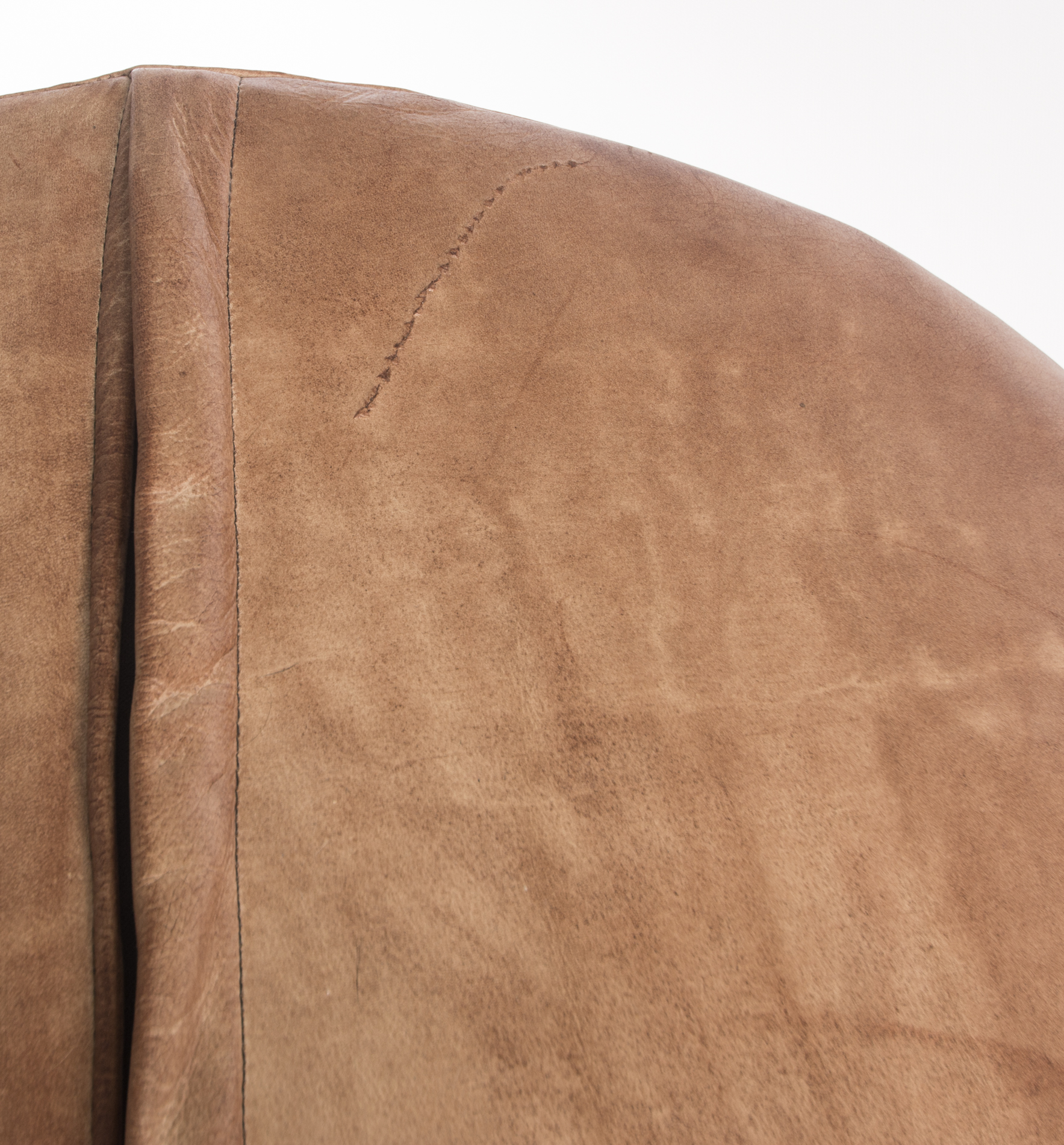 Swan Chair Designed by Arne Jacobsen Fritz Hansen