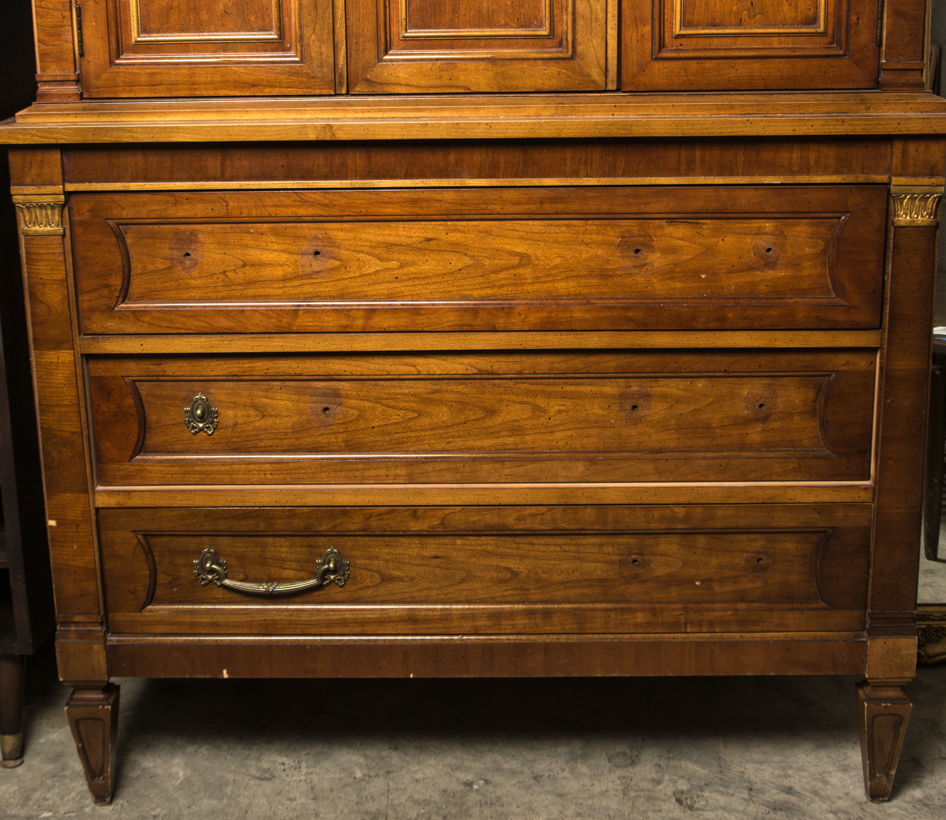 Thomasville Hollywood Regency Style Dresser