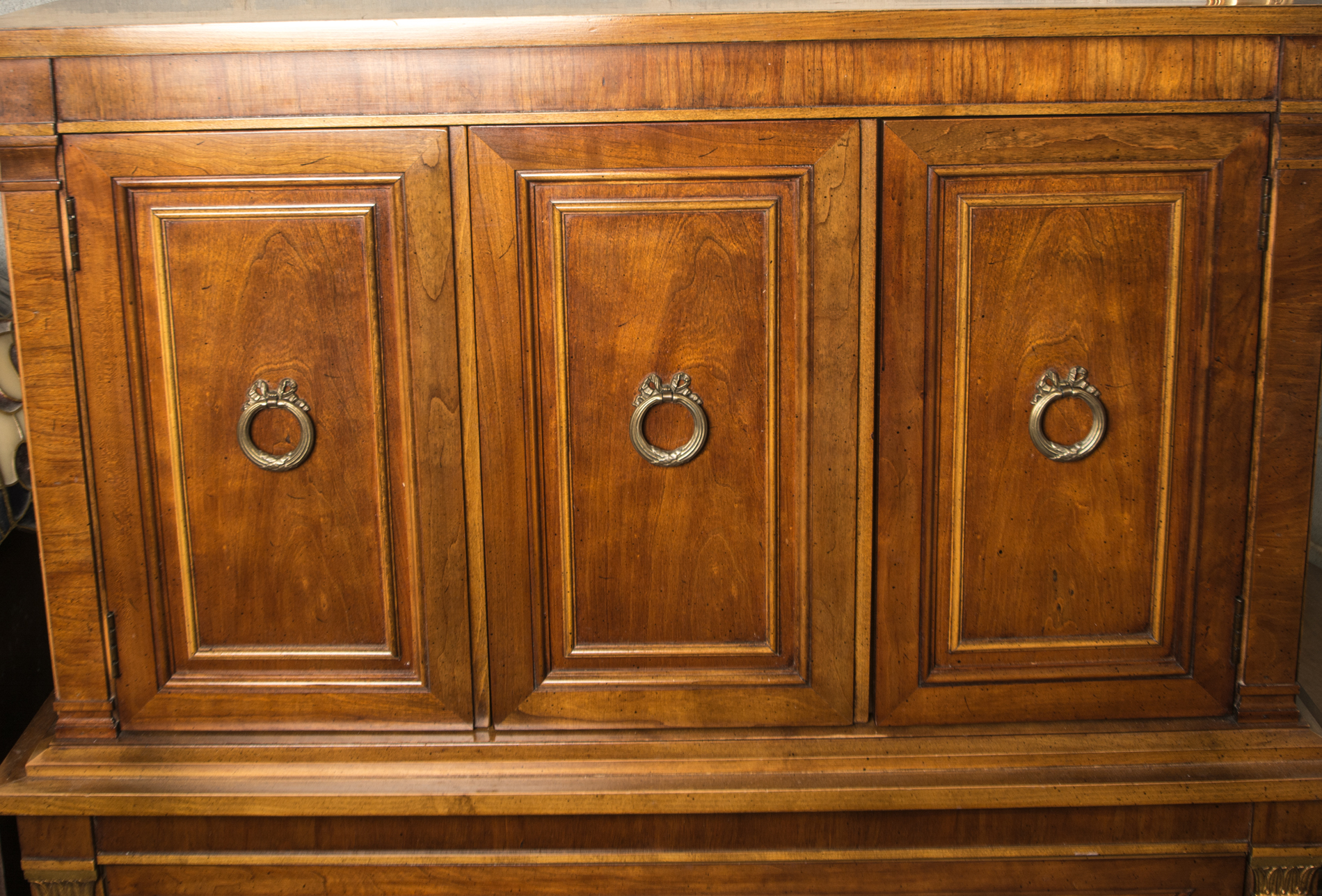 Thomasville Hollywood Regency Style Dresser