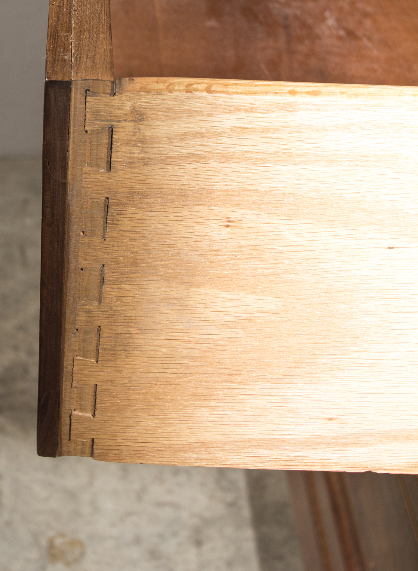 Thomasville Hollywood Regency Style Dresser