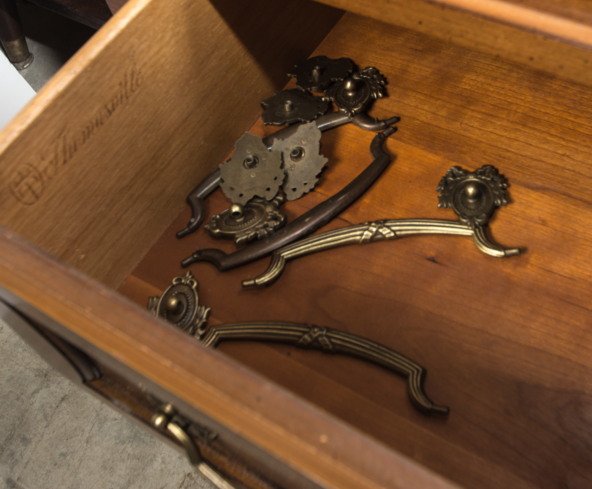 Thomasville Hollywood Regency Style Dresser