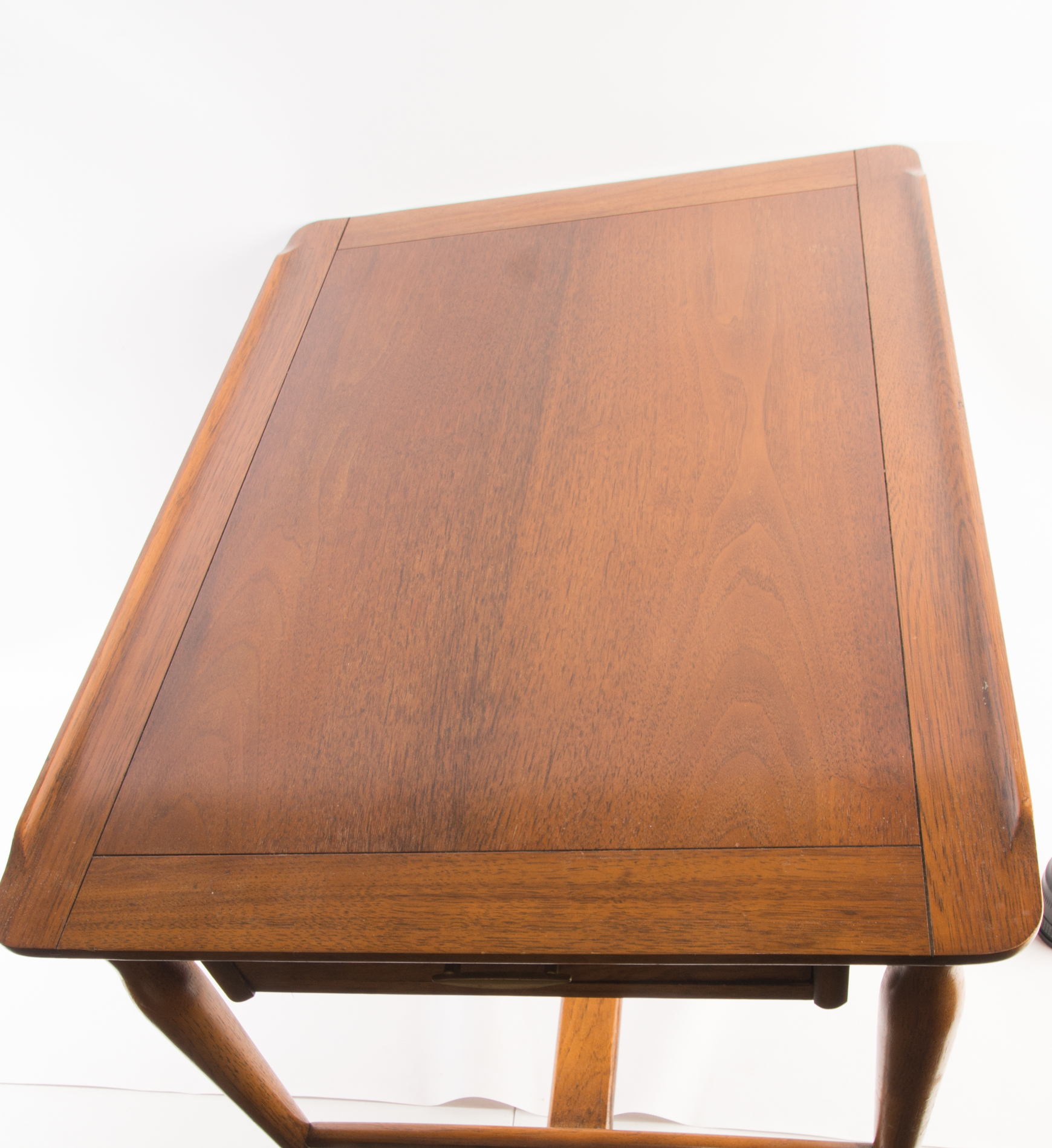Mid-Century End Table by Hammary