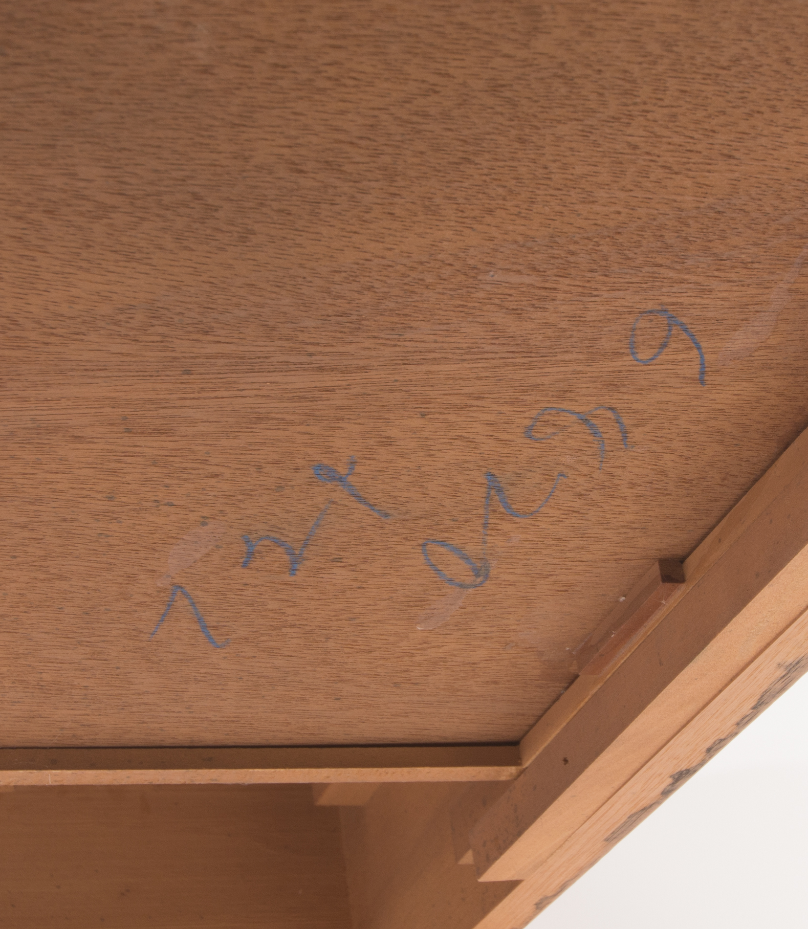 Mid-Century End Table by Hammary