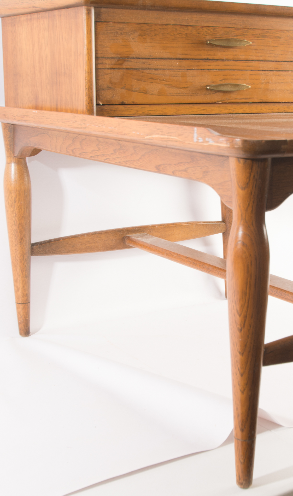 Mid-Century End Table by Hammary