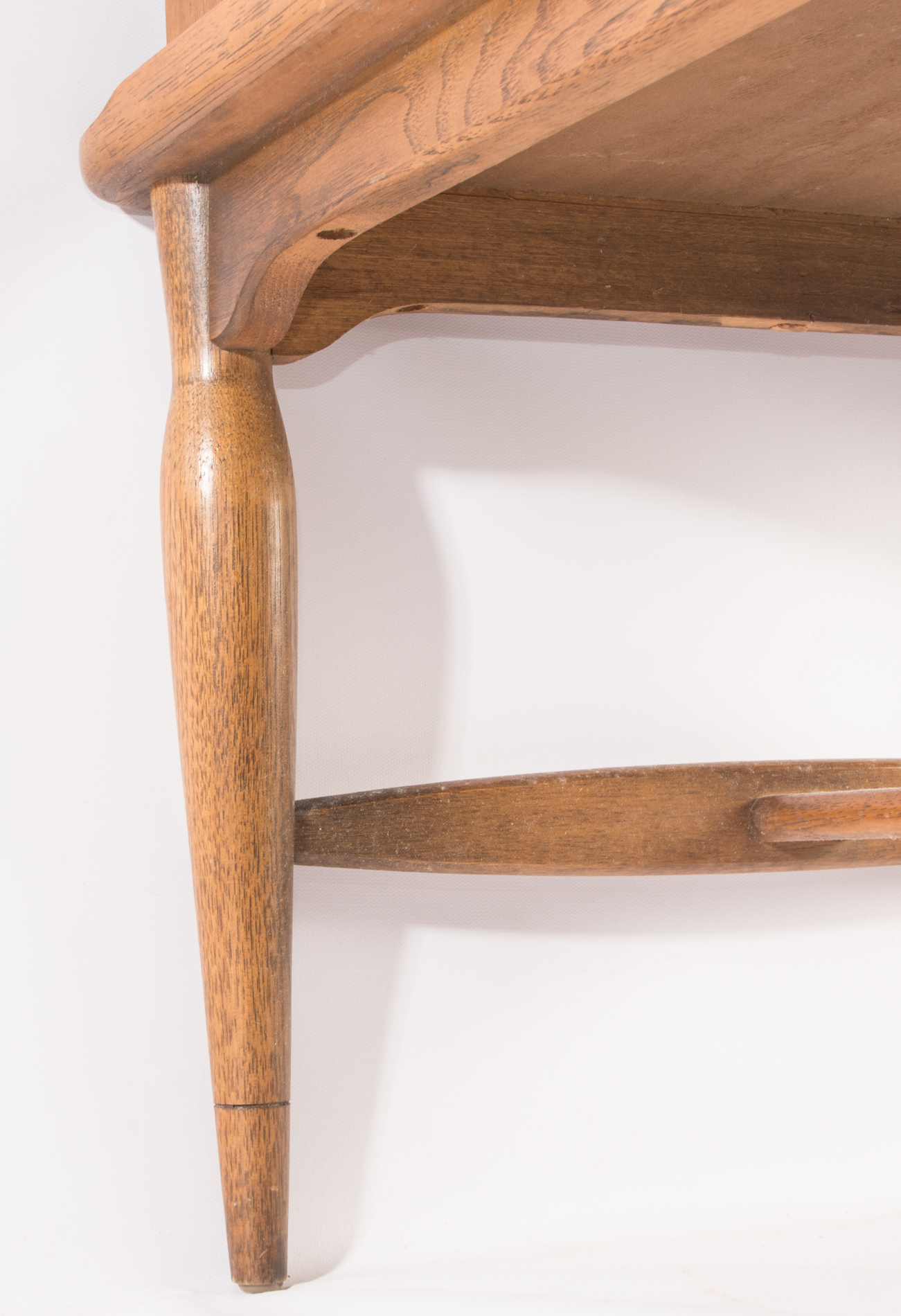 Mid-Century End Table by Hammary