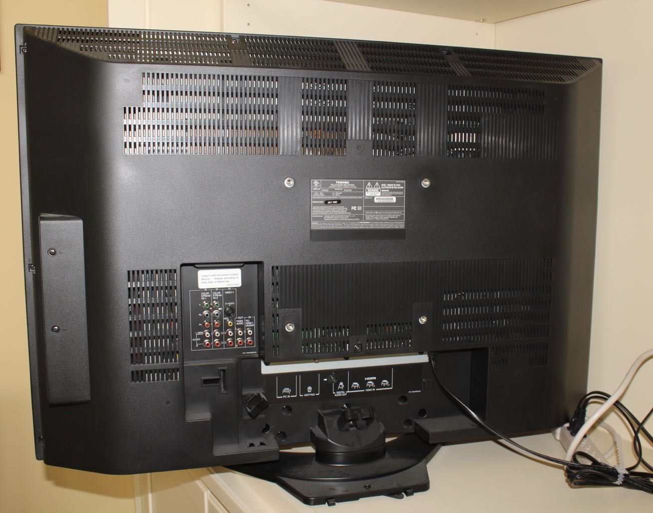 Toshiba Regza 37" 720p LCD Television