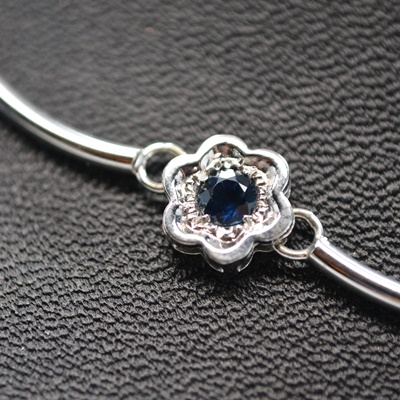 14K White Gold Sapphire Necklace